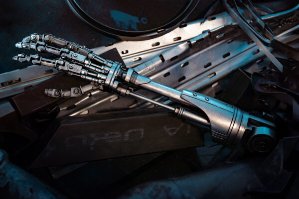 Terminator T2 T800 Endo Arm Collector Replica Deluxe Edition